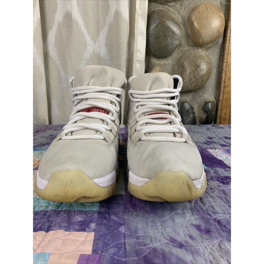 Jordan 11 Retro Platinum Tint 2018 pre-owned Size 11 - Picture 3 of 16